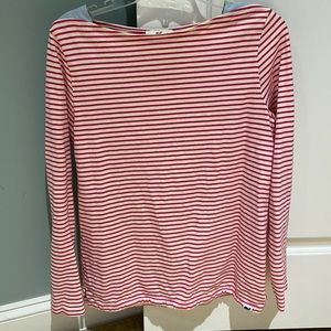 Vineyard Vines top. Size small.